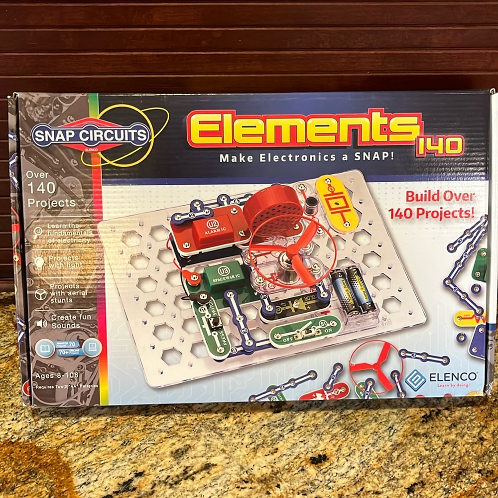Elements Circuits Snap Kit 140 Projects New in Box